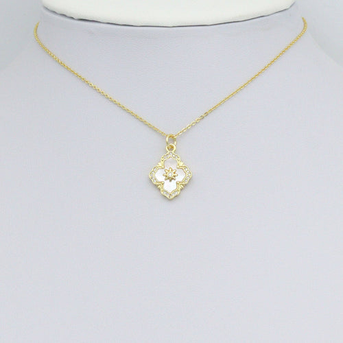 Mop Pearl Oval Flower with Star Charm Pendant, Sku#LX808